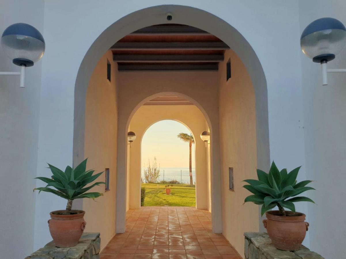 Casitamar Frontline Beach House Rental Casares Costa Near Estepona Bahia de Casares Exterior photo